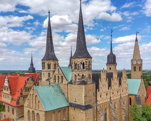 Außenaufnahme Türme Kaiserdom Merseburg c Vereinigte Domstifter Foto Falko Matte
