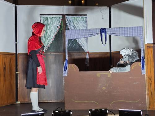 Rotkäppchen und der verkleidete Wolf - © Doncalli Theater 1000114634