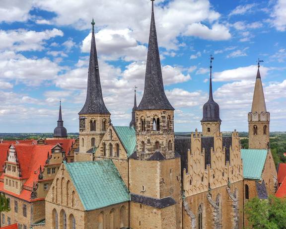 Außenaufnahme Türme Kaiserdom Merseburg c Vereinigte Domstifter Foto Falko Matte