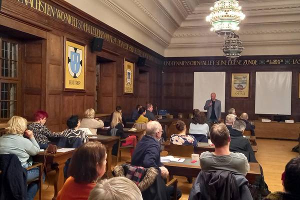 Im Plenarsaal des Alten Rathauses © Pressestelle vereine