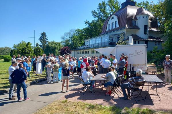 Rast am Bootshaus © Pressestelle kurzer stopp am bootshaus