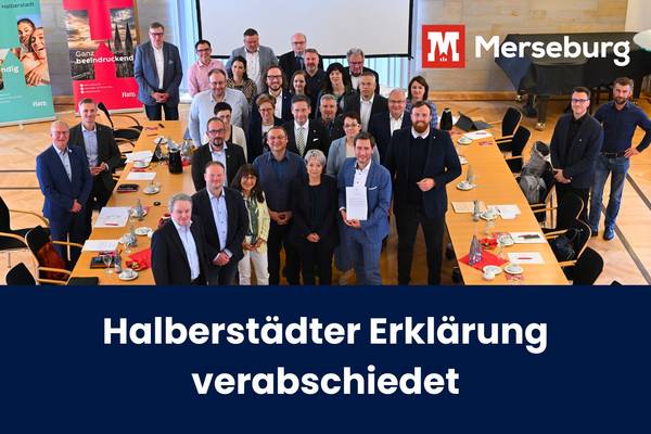 Die Unterzeichner der Halberstädter Erklärung im Ratssaal der Stadt Halberstadt © Stadt Halberstadt / Holger Wegener; Bearbeitung durch Pressestelle Stadt Merseburg beitragsbild zensus